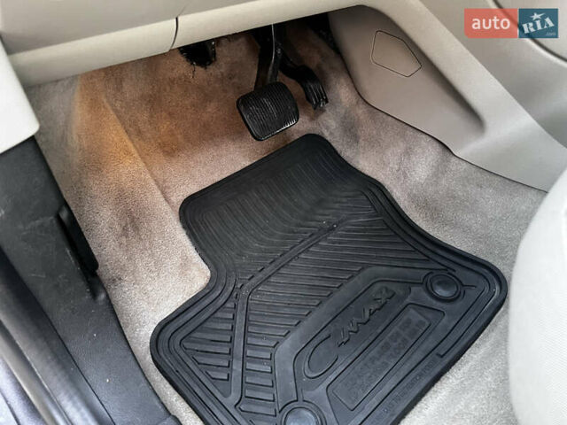 Серый Форд Си-Макс, объемом двигателя 2 л и пробегом 206 тыс. км за 9600 $, фото 40 на Automoto.ua