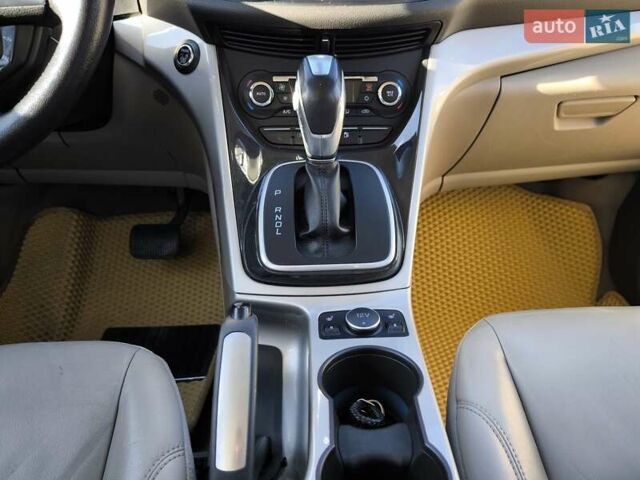 Серый Форд Си-Макс, объемом двигателя 2 л и пробегом 128 тыс. км за 11000 $, фото 28 на Automoto.ua