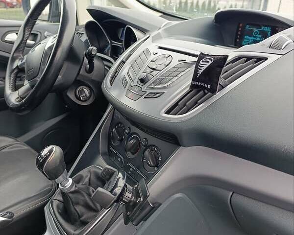 Серый Форд Си-Макс, объемом двигателя 1.6 л и пробегом 251 тыс. км за 8100 $, фото 34 на Automoto.ua