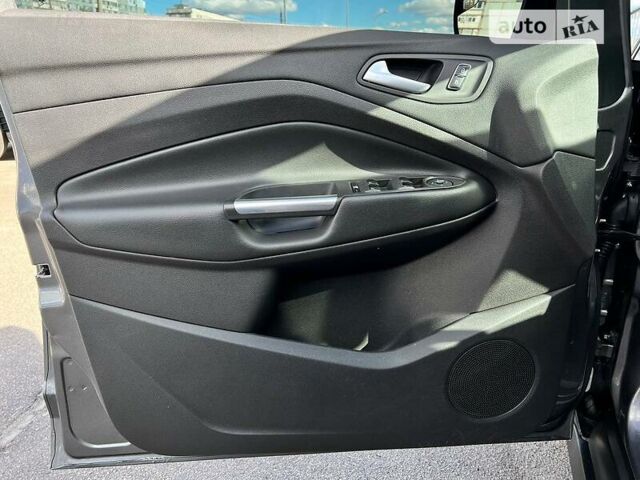 Серый Форд Си-Макс, объемом двигателя 2 л и пробегом 106 тыс. км за 12800 $, фото 21 на Automoto.ua