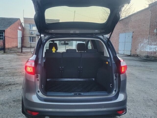 Серый Форд Си-Макс, объемом двигателя 1.6 л и пробегом 115 тыс. км за 9000 $, фото 3 на Automoto.ua