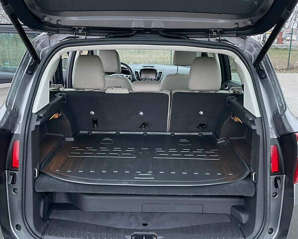 Серый Форд Си-Макс, объемом двигателя 2 л и пробегом 210 тыс. км за 14350 $, фото 17 на Automoto.ua