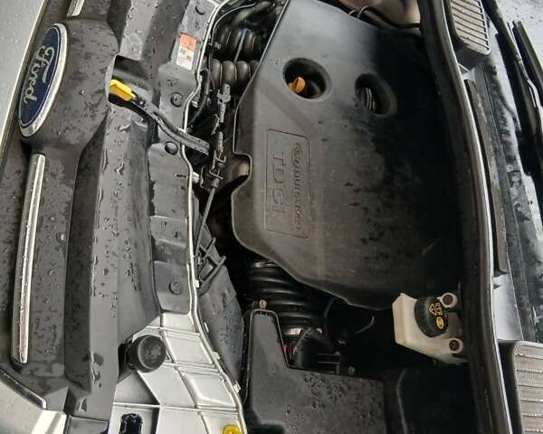 Серый Форд Си-Макс, объемом двигателя 1.56 л и пробегом 248 тыс. км за 7700 $, фото 5 на Automoto.ua