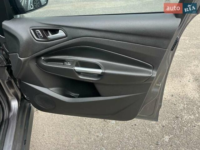 Сірий Форд Сі-Макс, об'ємом двигуна 2 л та пробігом 275 тис. км за 7600 $, фото 9 на Automoto.ua