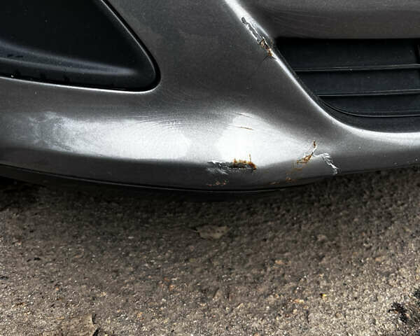 Серый Форд Си-Макс, объемом двигателя 2 л и пробегом 206 тыс. км за 9600 $, фото 5 на Automoto.ua