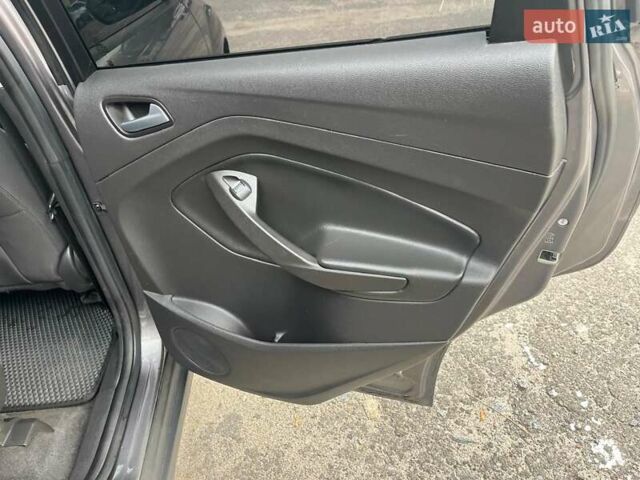 Сірий Форд Сі-Макс, об'ємом двигуна 2 л та пробігом 275 тис. км за 7600 $, фото 2 на Automoto.ua