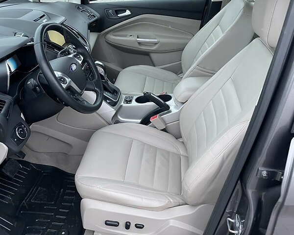 Серый Форд Си-Макс, объемом двигателя 2 л и пробегом 210 тыс. км за 14350 $, фото 11 на Automoto.ua