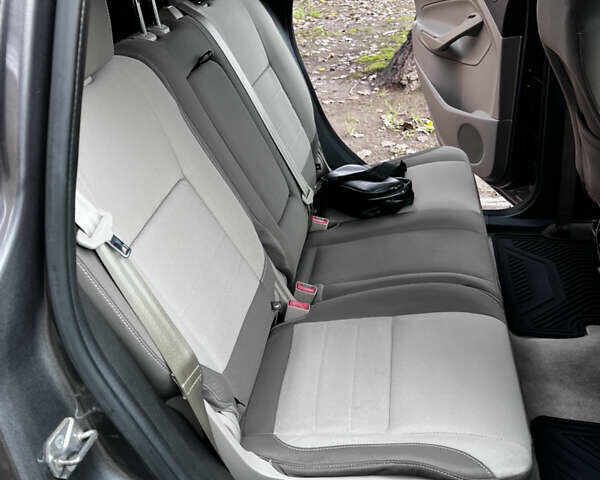 Серый Форд Си-Макс, объемом двигателя 2 л и пробегом 206 тыс. км за 9600 $, фото 26 на Automoto.ua