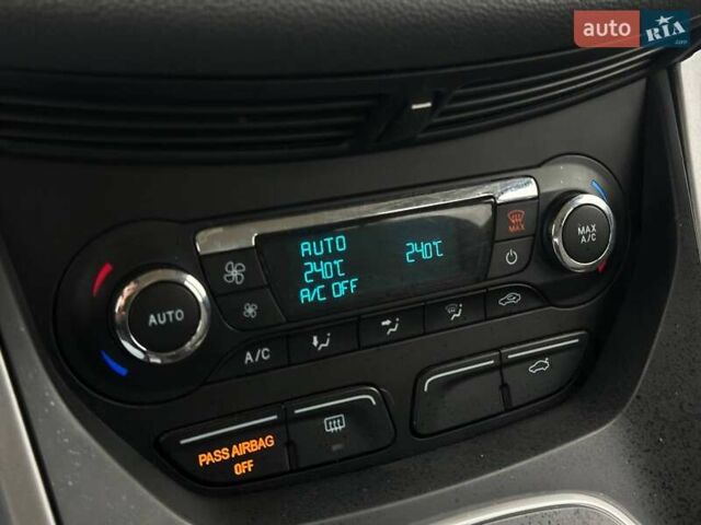 Серый Форд Си-Макс, объемом двигателя 2 л и пробегом 181 тыс. км за 10000 $, фото 15 на Automoto.ua