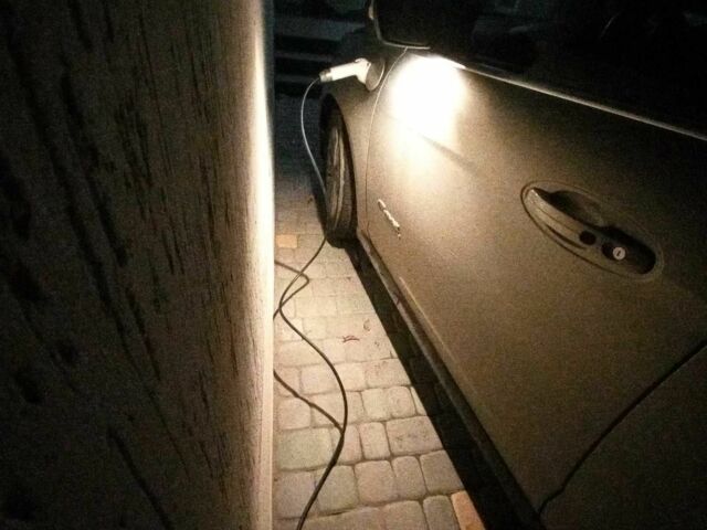 Сірий Форд Сі-Макс, об'ємом двигуна 2 л та пробігом 221 тис. км за 12764 $, фото 5 на Automoto.ua