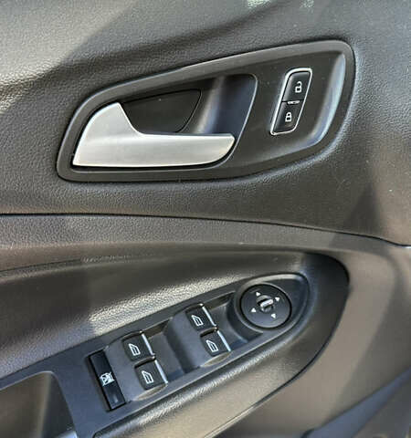 Серый Форд Си-Макс, объемом двигателя 2 л и пробегом 167 тыс. км за 12000 $, фото 13 на Automoto.ua