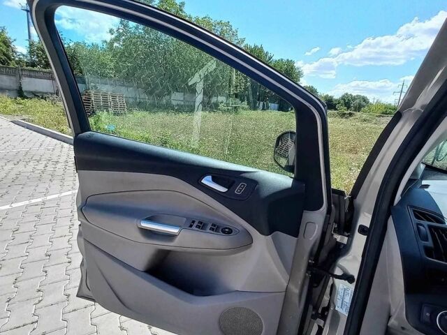 Сірий Форд Сі-Макс, об'ємом двигуна 2 л та пробігом 221 тис. км за 12764 $, фото 7 на Automoto.ua