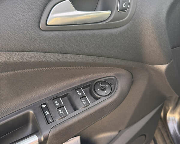 Серый Форд Си-Макс, объемом двигателя 1.5 л и пробегом 55 тыс. км за 12000 $, фото 6 на Automoto.ua