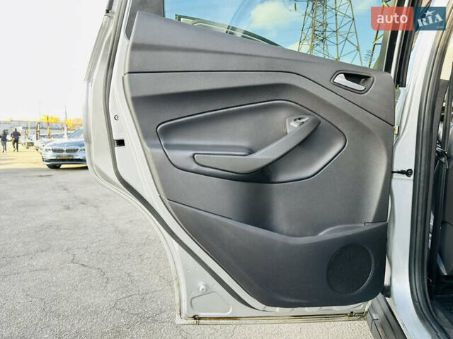 Сірий Форд Сі-Макс, об'ємом двигуна 2 л та пробігом 240 тис. км за 13400 $, фото 17 на Automoto.ua