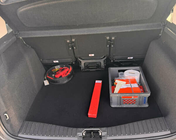 Серый Форд Си-Макс, объемом двигателя 1.5 л и пробегом 55 тыс. км за 12000 $, фото 9 на Automoto.ua