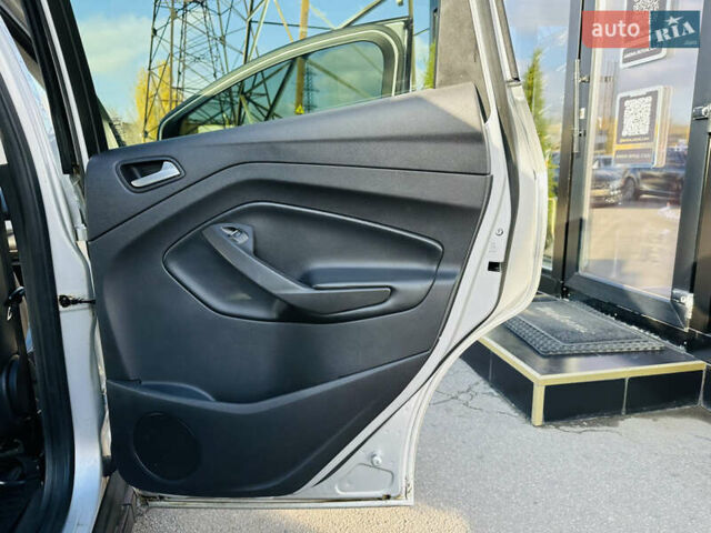 Сірий Форд Сі-Макс, об'ємом двигуна 2 л та пробігом 240 тис. км за 13400 $, фото 22 на Automoto.ua