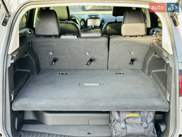 Сірий Форд Сі-Макс, об'ємом двигуна 2 л та пробігом 240 тис. км за 13400 $, фото 11 на Automoto.ua