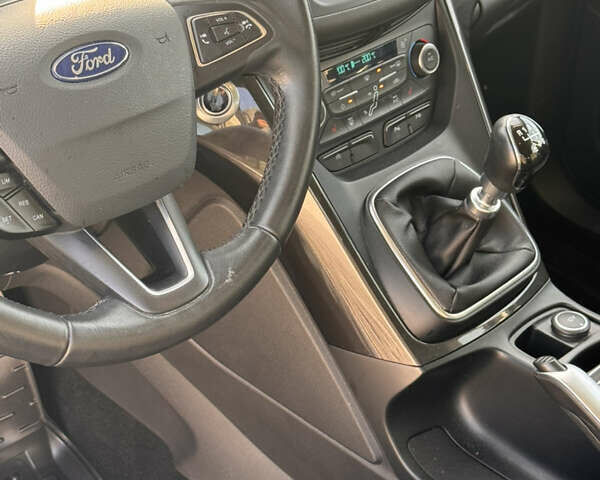 Серый Форд Си-Макс, объемом двигателя 1.5 л и пробегом 55 тыс. км за 12000 $, фото 5 на Automoto.ua