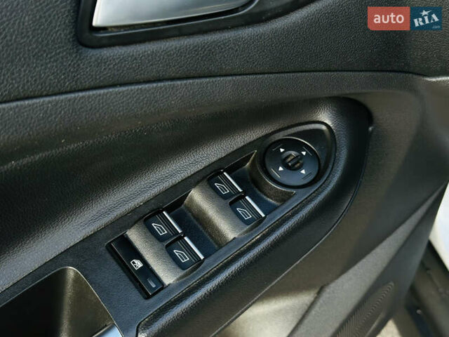 Сірий Форд Сі-Макс, об'ємом двигуна 2 л та пробігом 240 тис. км за 13400 $, фото 26 на Automoto.ua