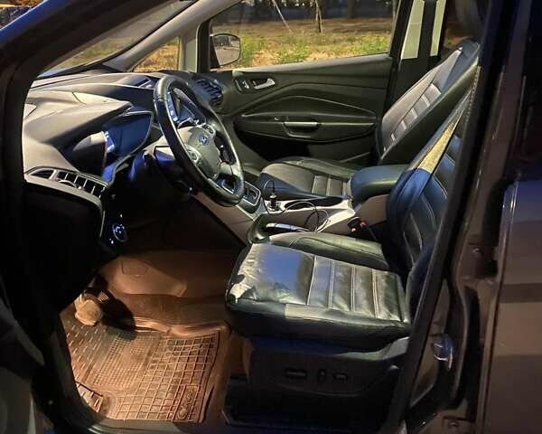 Серый Форд Си-Макс, объемом двигателя 2 л и пробегом 158 тыс. км за 11900 $, фото 2 на Automoto.ua