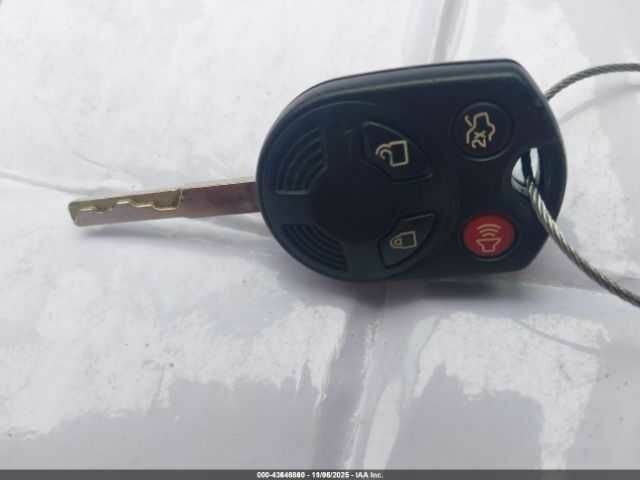 Серый Форд Си-Макс, объемом двигателя 2 л и пробегом 71 тыс. км за 2300 $, фото 9 на Automoto.ua