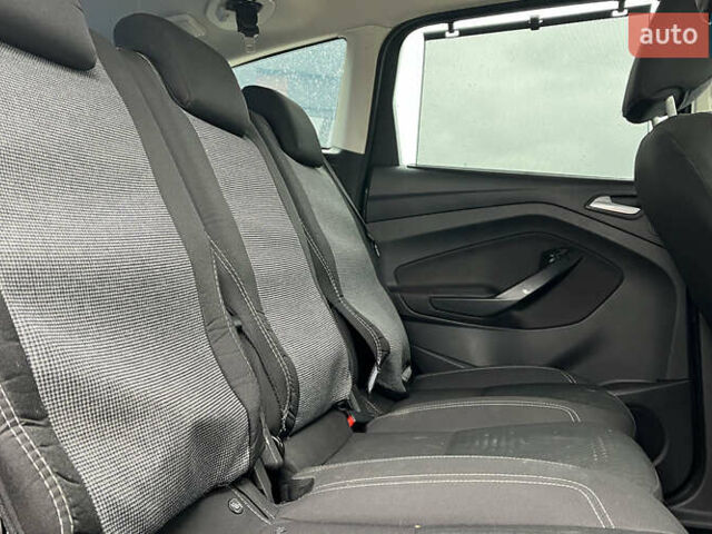 Серый Форд Си-Макс, объемом двигателя 1.5 л и пробегом 220 тыс. км за 8999 $, фото 19 на Automoto.ua