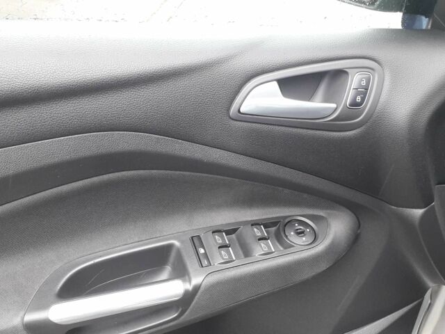 Серый Форд Си-Макс, объемом двигателя 1.5 л и пробегом 182 тыс. км за 13000 $, фото 23 на Automoto.ua