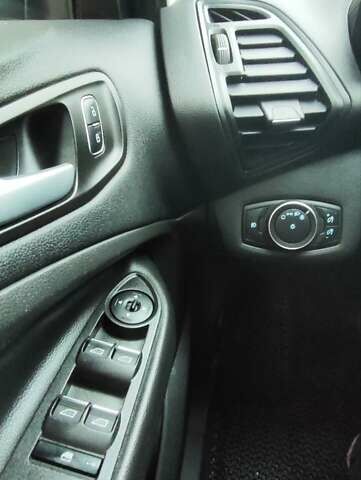 Серый Форд Си-Макс, объемом двигателя 2 л и пробегом 219 тыс. км за 13500 $, фото 11 на Automoto.ua