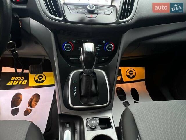 Сірий Форд Сі-Макс, об'ємом двигуна 2 л та пробігом 139 тис. км за 13500 $, фото 12 на Automoto.ua