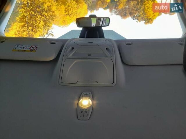 Серый Форд Си-Макс, объемом двигателя 1.5 л и пробегом 238 тыс. км за 11500 $, фото 9 на Automoto.ua