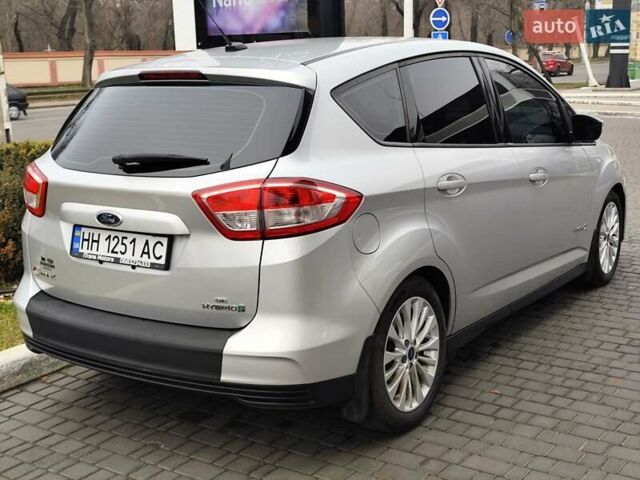Серый Форд Си-Макс, объемом двигателя 2 л и пробегом 252 тыс. км за 12799 $, фото 4 на Automoto.ua