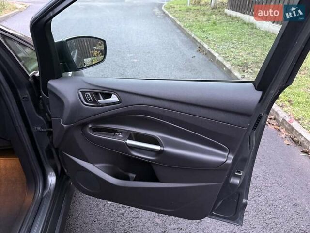 Серый Форд Си-Макс, объемом двигателя 2 л и пробегом 192 тыс. км за 12300 $, фото 27 на Automoto.ua