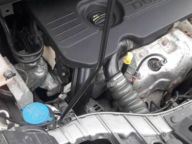 Серый Форд Си-Макс, объемом двигателя 1.5 л и пробегом 182 тыс. км за 13000 $, фото 13 на Automoto.ua