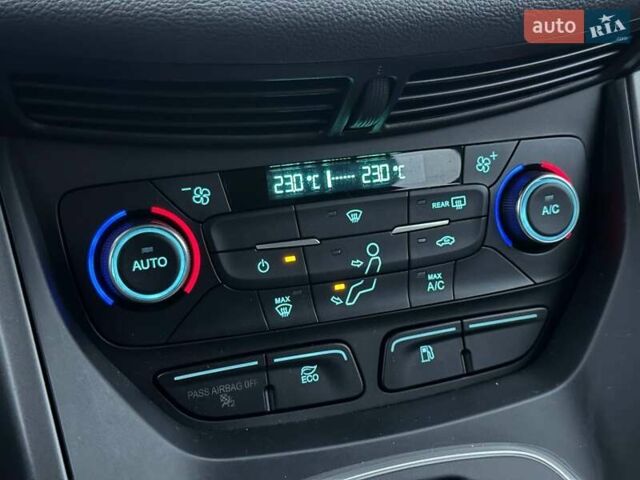 Сірий Форд Сі-Макс, об'ємом двигуна 0 л та пробігом 218 тис. км за 13290 $, фото 17 на Automoto.ua