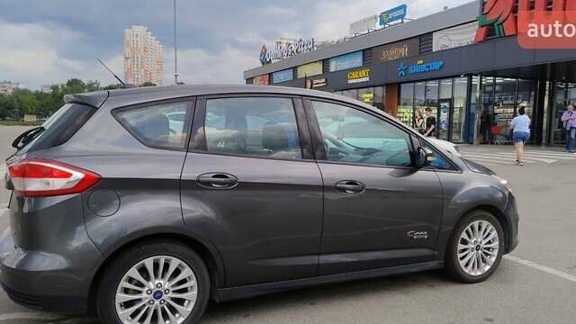 Серый Форд Си-Макс, объемом двигателя 2 л и пробегом 258 тыс. км за 10500 $, фото 1 на Automoto.ua
