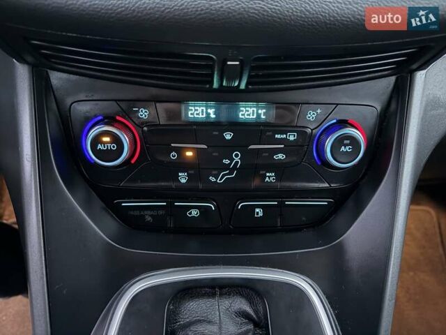 Серый Форд Си-Макс, объемом двигателя 2 л и пробегом 192 тыс. км за 11990 $, фото 19 на Automoto.ua