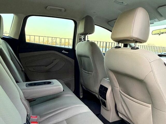 Серый Форд Си-Макс, объемом двигателя 2 л и пробегом 175 тыс. км за 12490 $, фото 7 на Automoto.ua