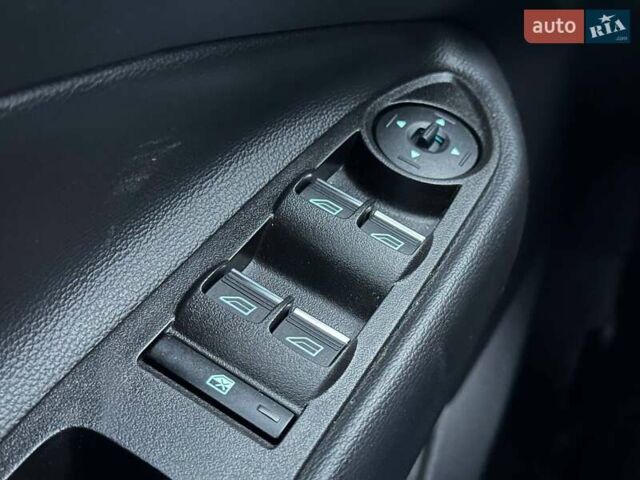 Сірий Форд Сі-Макс, об'ємом двигуна 0 л та пробігом 218 тис. км за 13290 $, фото 23 на Automoto.ua