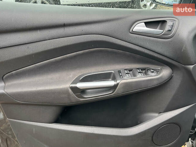 Серый Форд Си-Макс, объемом двигателя 1.5 л и пробегом 220 тыс. км за 8999 $, фото 23 на Automoto.ua