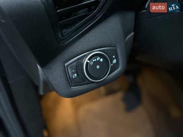 Серый Форд Си-Макс, объемом двигателя 2 л и пробегом 192 тыс. км за 12300 $, фото 15 на Automoto.ua