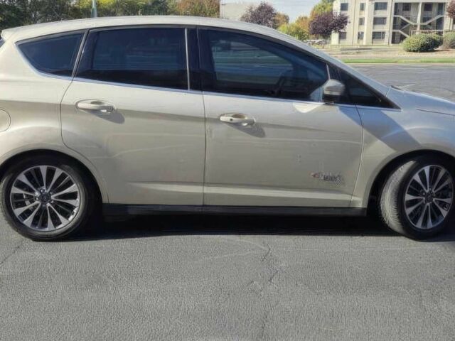 Серый Форд Си-Макс, объемом двигателя 2 л и пробегом 64 тыс. км за 4600 $, фото 2 на Automoto.ua