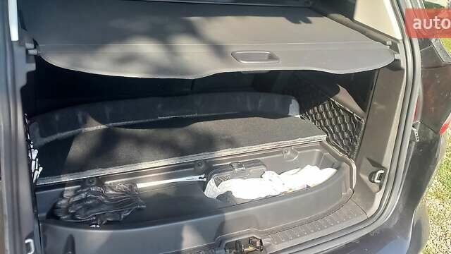 Серый Форд Си-Макс, объемом двигателя 2 л и пробегом 66 тыс. км за 13800 $, фото 18 на Automoto.ua