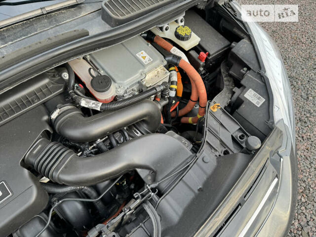 Сірий Форд Сі-Макс, об'ємом двигуна 2 л та пробігом 94 тис. км за 13800 $, фото 31 на Automoto.ua