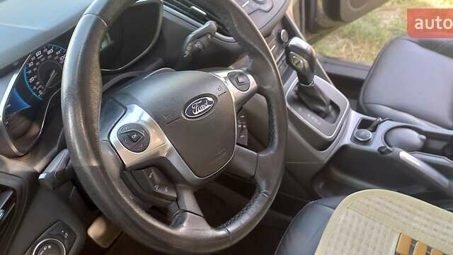 Серый Форд Си-Макс, объемом двигателя 2 л и пробегом 66 тыс. км за 13800 $, фото 14 на Automoto.ua