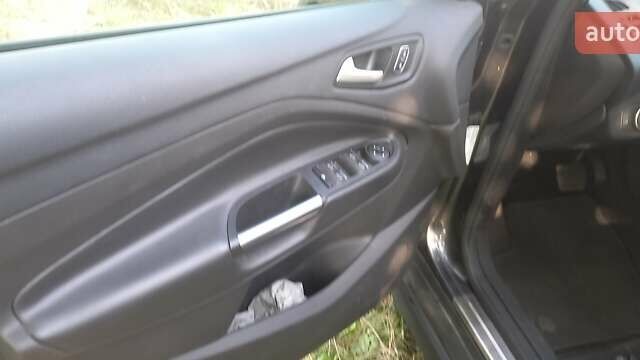 Серый Форд Си-Макс, объемом двигателя 2 л и пробегом 66 тыс. км за 13800 $, фото 6 на Automoto.ua