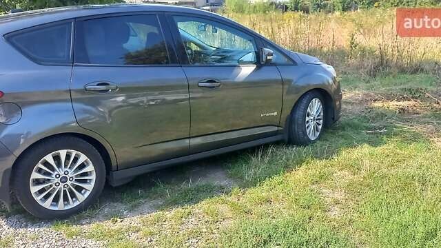 Серый Форд Си-Макс, объемом двигателя 2 л и пробегом 66 тыс. км за 13800 $, фото 4 на Automoto.ua