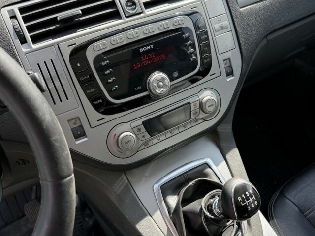 Сірий Форд Сі-Макс, об'ємом двигуна 2 л та пробігом 205 тис. км за 7500 $, фото 2 на Automoto.ua