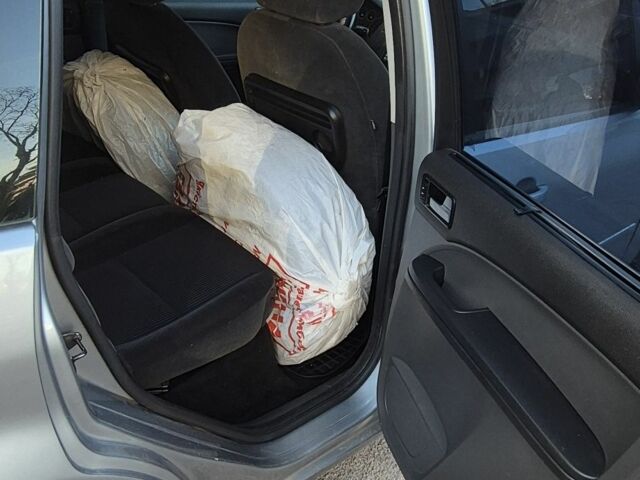 Серый Форд Си-Макс, объемом двигателя 2 л и пробегом 385 тыс. км за 5000 $, фото 15 на Automoto.ua