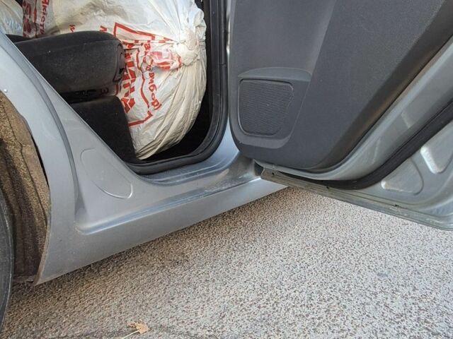 Серый Форд Си-Макс, объемом двигателя 2 л и пробегом 385 тыс. км за 5000 $, фото 14 на Automoto.ua