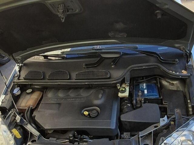 Серый Форд Си-Макс, объемом двигателя 2 л и пробегом 385 тыс. км за 5000 $, фото 8 на Automoto.ua